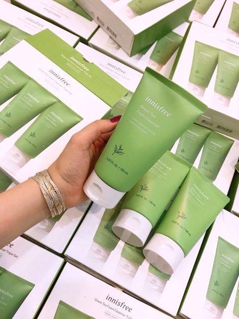 Sữa rửa mặt Trà Xanh Innisfree Green Tea Cleansing Foam 150ml