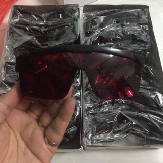 Kính tẩy trắng răng