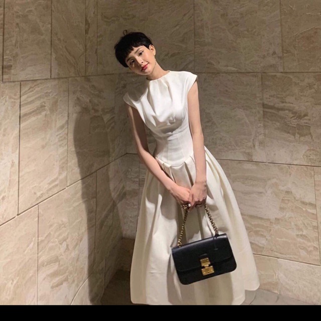 Váy lụa nâu tây