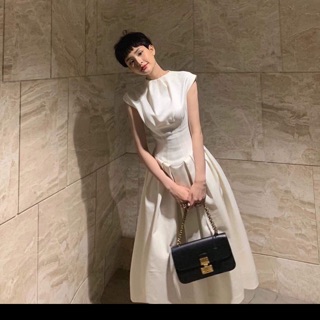 Váy lụa nâu tây