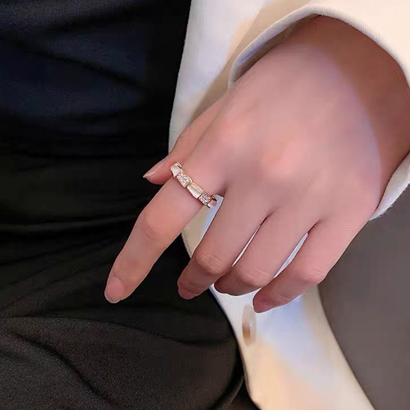 Nhẫn nữ titan không gỉ Vàng 18k đính đá pha lê trang sức kim cương sang trọng