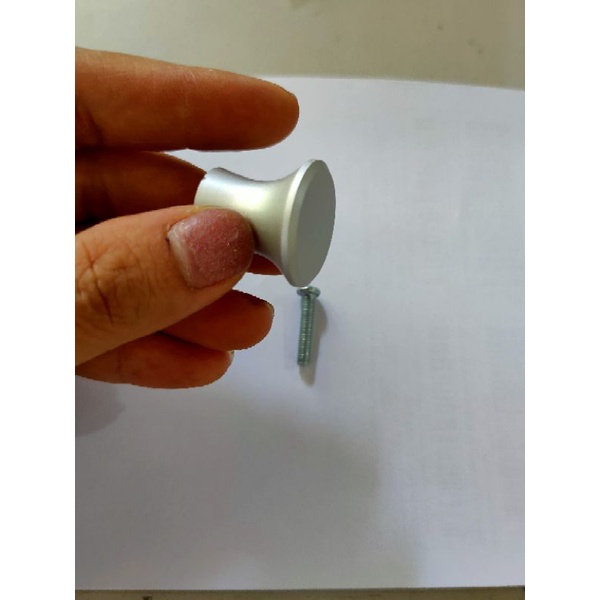 Núm tủ cao cấp bằng nhôm mờ