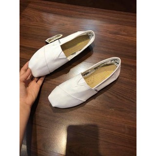 Toms trắng đế xốp
