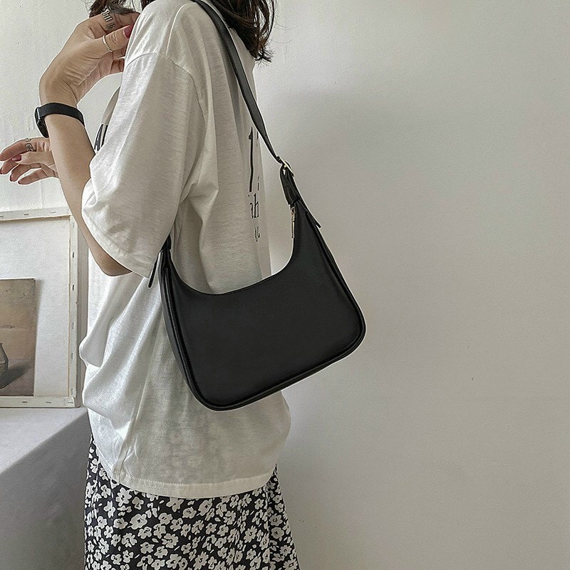 Túi xách nữ đeo chéo Gomi đơn giản, dễ phối đồ, cực xinh, da mềm, cam kết giống hình - Gilomi Shop