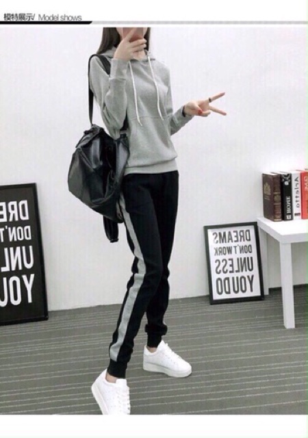 Quần joggers nữ 1 sọc có bo chân năng động M776
