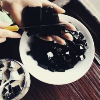 Lá cây Thạch đen đặc sản  Cao Bằng loại 500gam