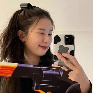 Ốp điện thoại iphone họa tiết bò sữa của Seulgi