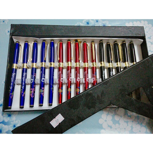 Bút máy FT- 02 viết