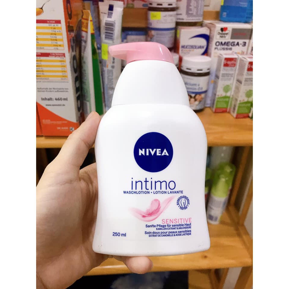 Dung Dịch Vệ Sinh Phụ Nữ Nivea Intimo Waschlotion Sensitive 250 ml