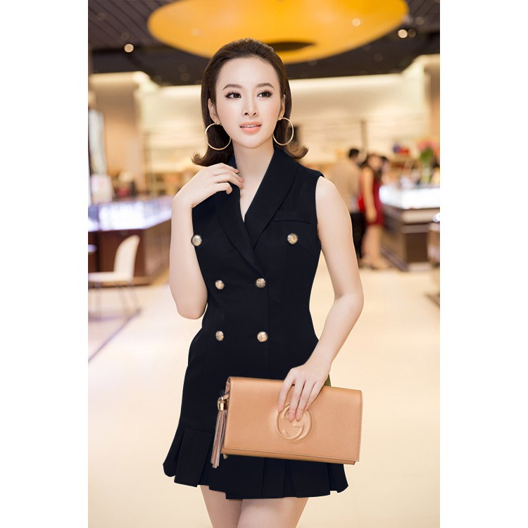 Đầm ôm body kiểu sát nách cổ vest như Angela Phương Trinh
