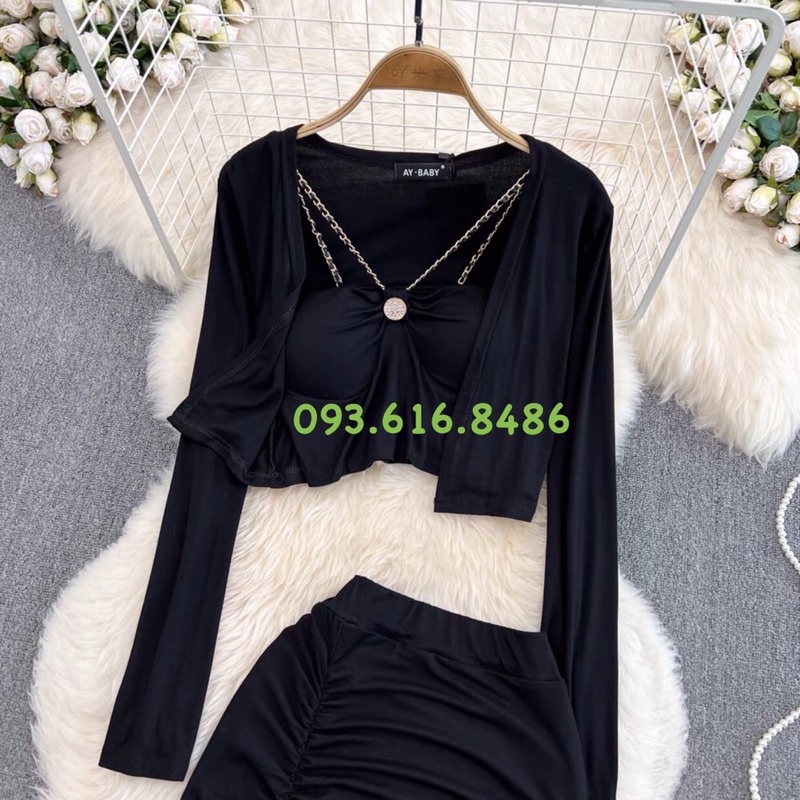 Set chân váy đen body kèm áo khoác croptop áo 2 dây phối xích