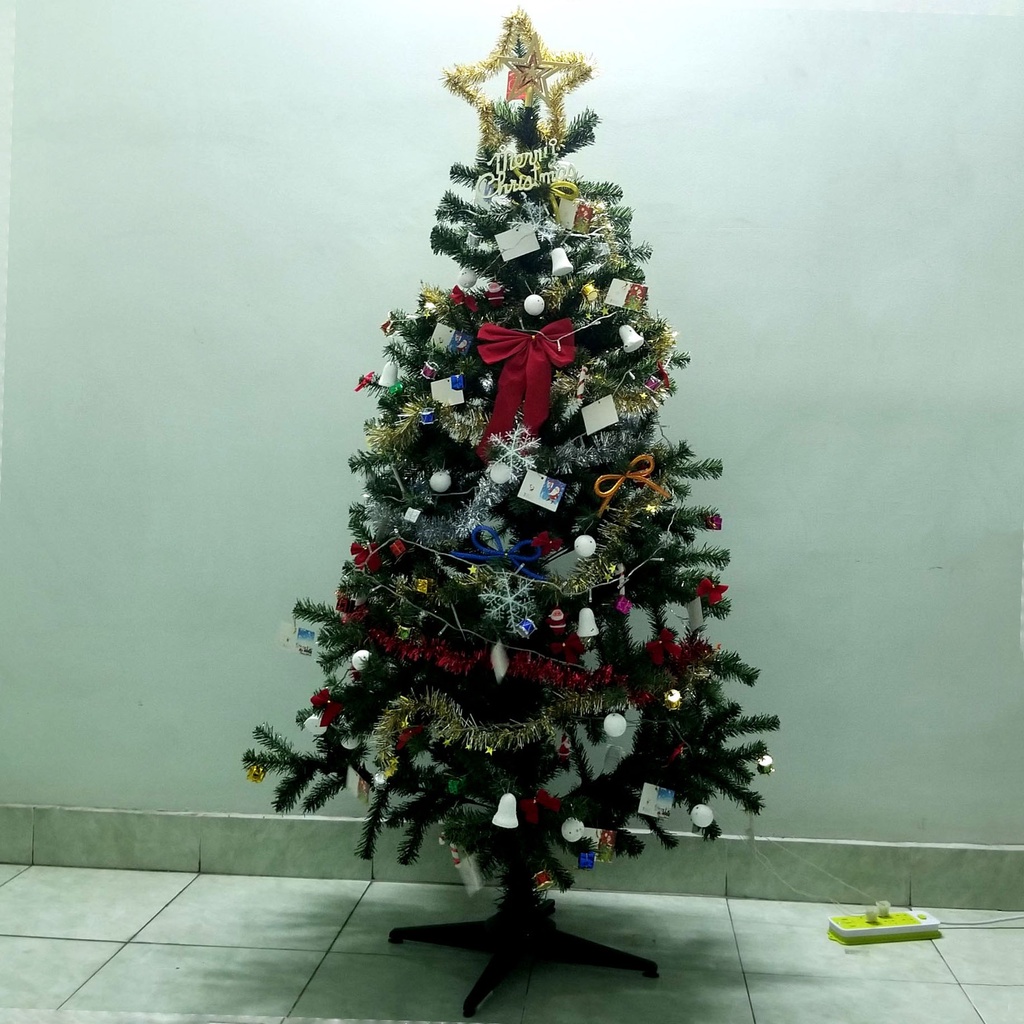 Cây thông giáng sinh 1m5 trang trí noel cho nhà cửa, phòng khách, phòng ngủ hàng Việt Nam chất lượng cao