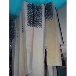 Bàn chải sắt có tay cầm chuyên dụng