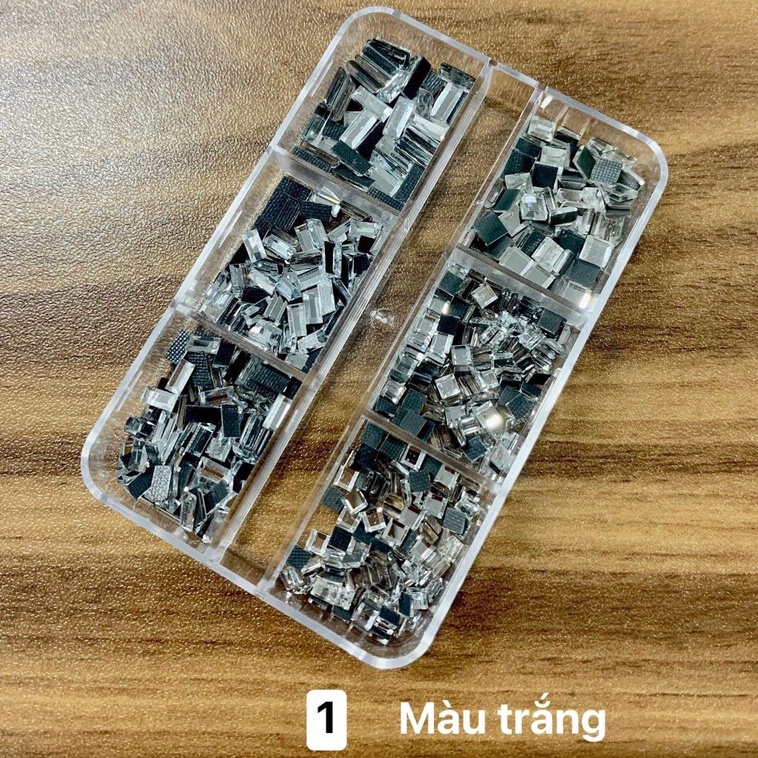 Khay đá vuông mix size 01 ( màu trắng )