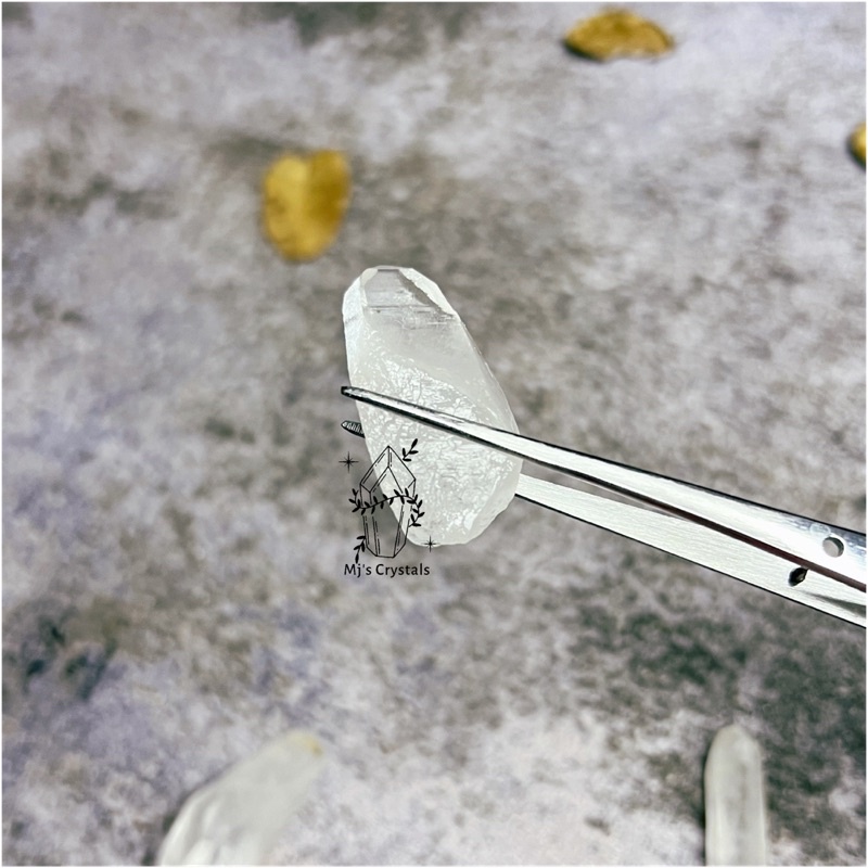 Đ𝘢́ 𝘵𝘩𝘰̂ 𝐿𝑒𝑚𝑢𝑟𝑖𝑎𝑛 𝘊𝘳𝘺𝘴𝘵𝘢𝘭 𝘗𝘩𝘢 𝘭𝘦̂ 𝘵𝘳𝘢̆́𝘯𝘨, s𝘶̛𝘶 𝘵𝘢̂̀𝘮, 𝘩𝘢𝘯𝘥𝘮𝘢𝘥𝘦, 𝘳𝘦𝘪𝘬𝘪, 𝘵𝘩𝘢𝘯𝘩 𝘵𝘢̂̉𝘺 𝘵𝘩𝘪𝘦̂̀𝘯 đ𝘪̣𝘯𝘩