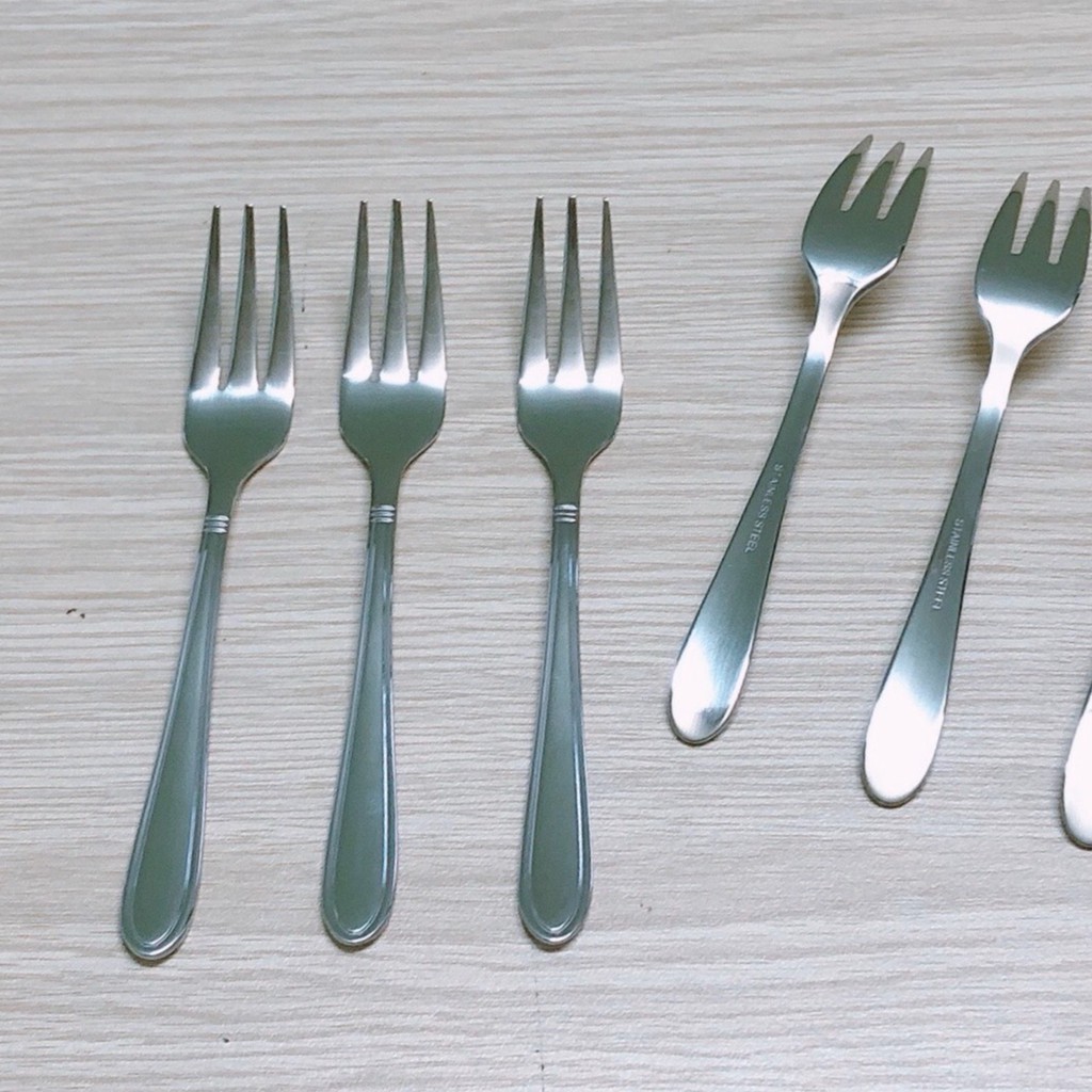 Nĩa Trái Cây cán viền đôi Inox cao cấp SUS430 không gỉ - Hiệu ST dài 13.5cm - Thép không gỉ sáng bóng