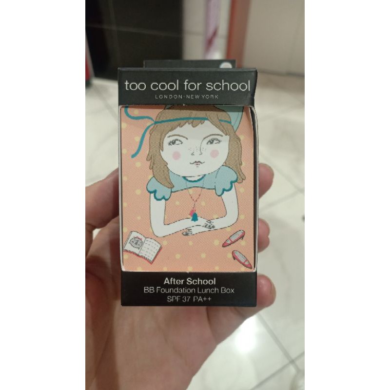 Kem Nền Trang Điểm 3 Trong 1 Too Cool For School After School BB Foundation Lunch Box
