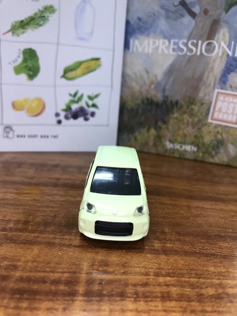 Xe mô hình ô tô chính hãng tomica toyota ports 2012 no.12