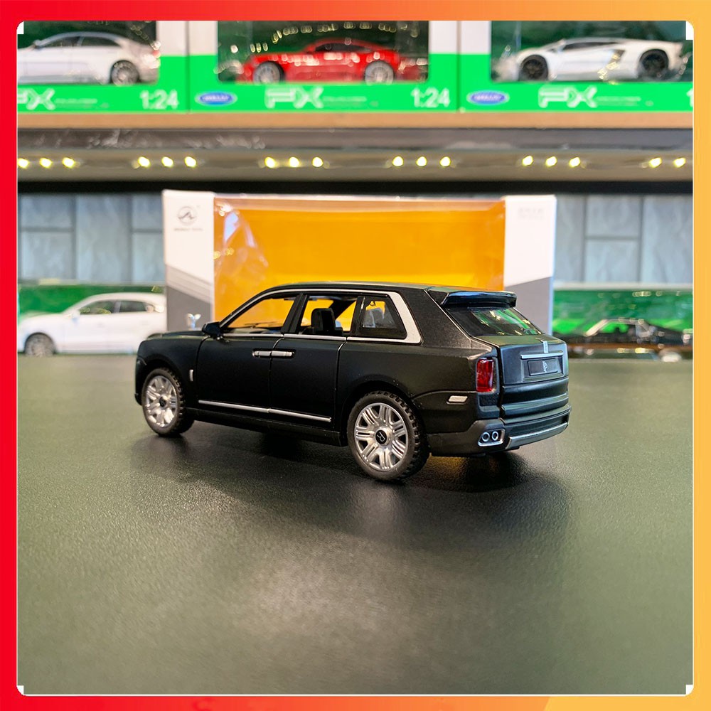 Xe mô hình Rolls Royce Cullinan tỉ lệ 1:32 màu đen