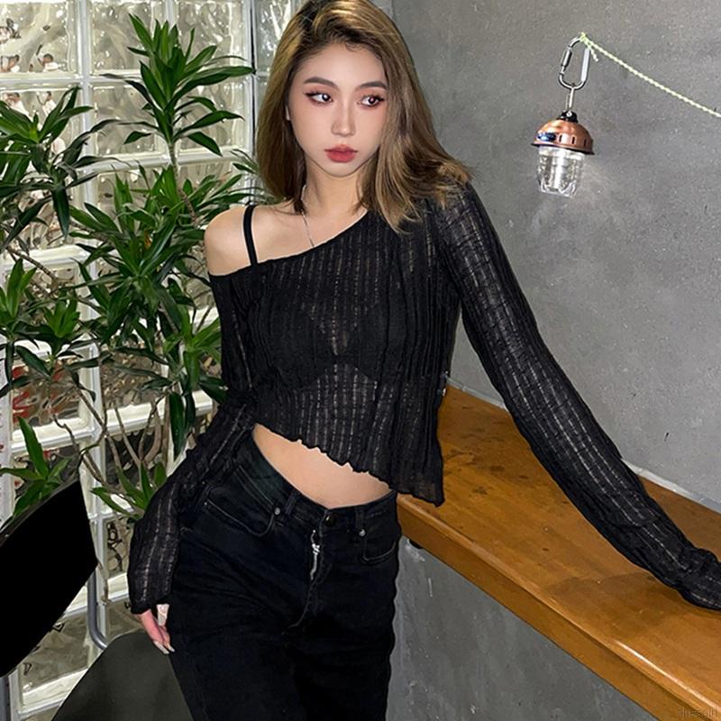 Áo croptop trễ vai thiết kế sành điệu cho nữ<br />