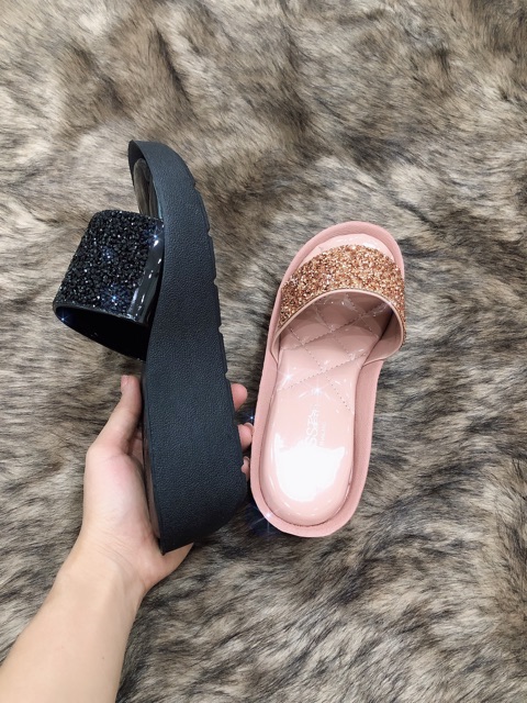 Xuồng đính đá 5p