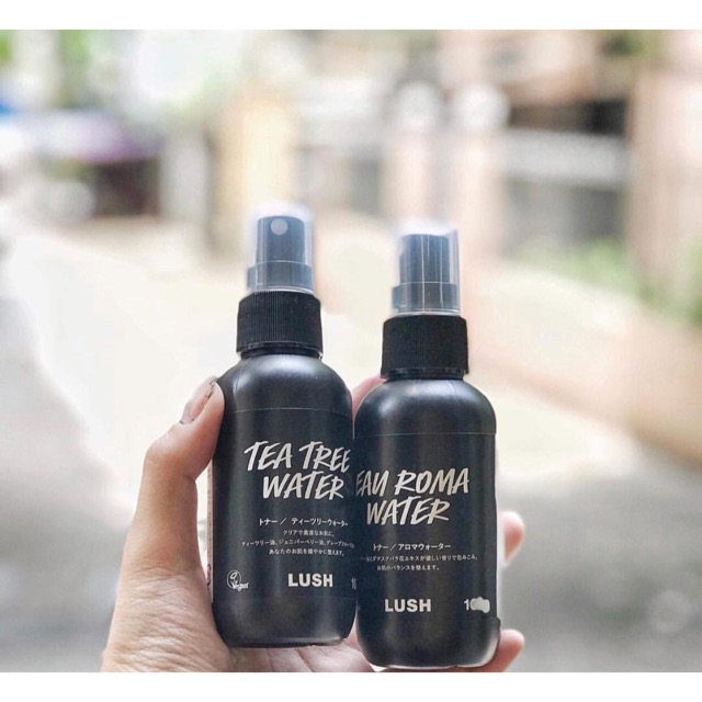 Nước hoa hồng Lush