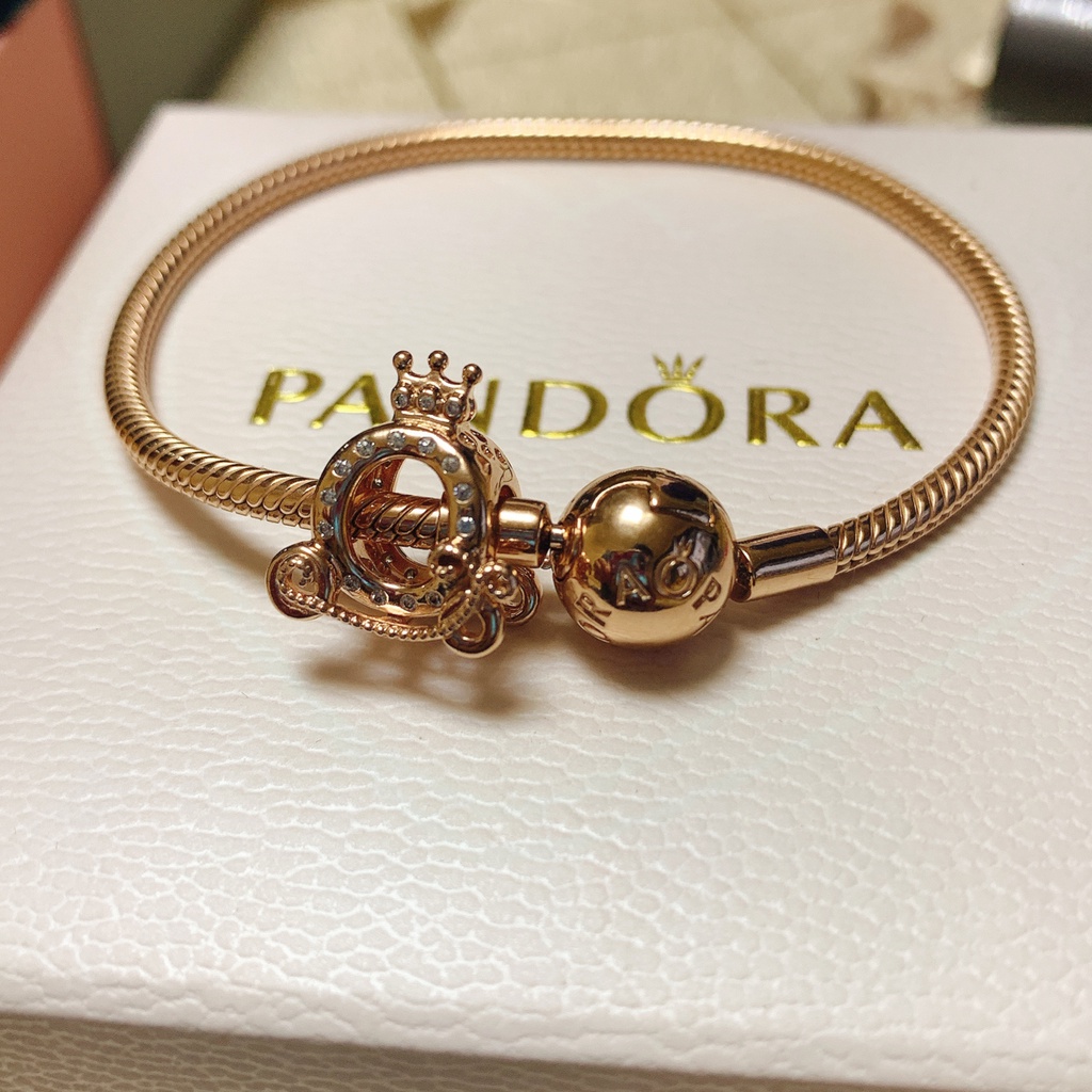 Charm Của Vương Miện Vàng Hồng Sáng Bóng