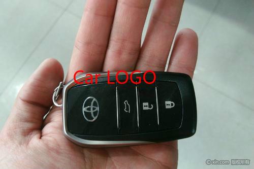 Set 50 Miếng Dán Logo 14mm Thay Thế Cho Chìa Khóa Xe Hơi Toyota