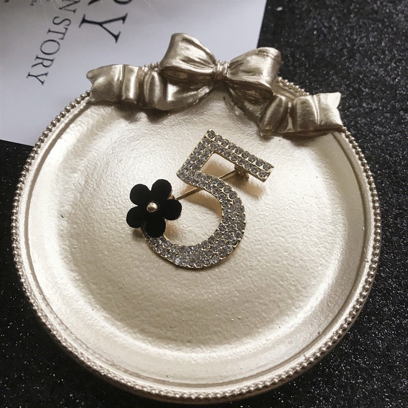 Ghim Cài Áo Hình Số 5 Phong Cách Cổ Điển Thời Trang Cho Nữ