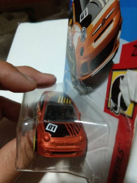 Hot Wheels Mô Hình Đồ Chơi Xe Hơi Fiat 500