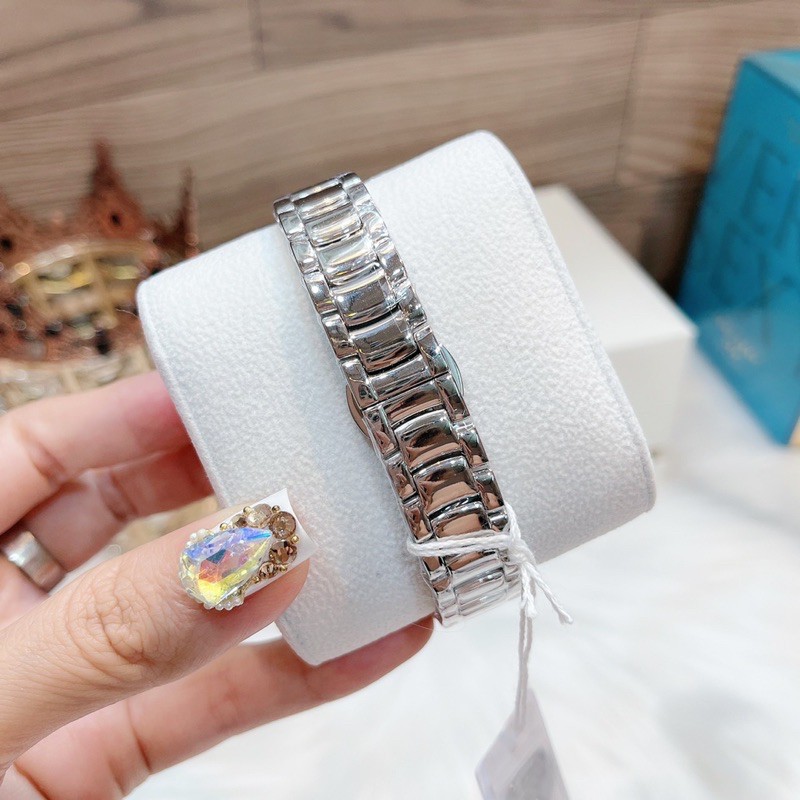 Đồng hồ nữ Davena .