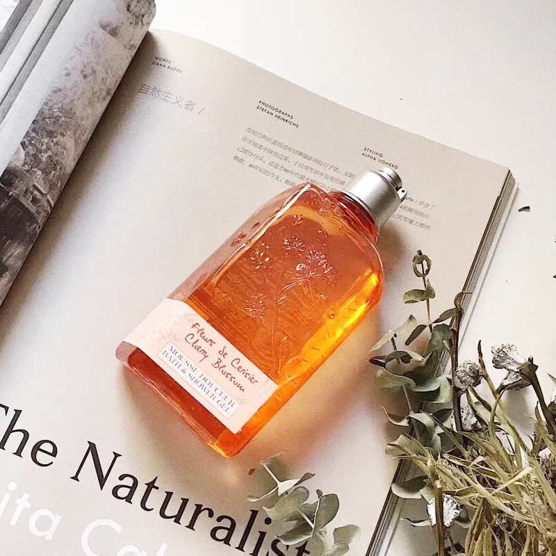 Sữa Tắm L'Occitane Chiết Xuất Hoa Anh Đào 250ML Dưỡng Ẩm Có Hương Thơm