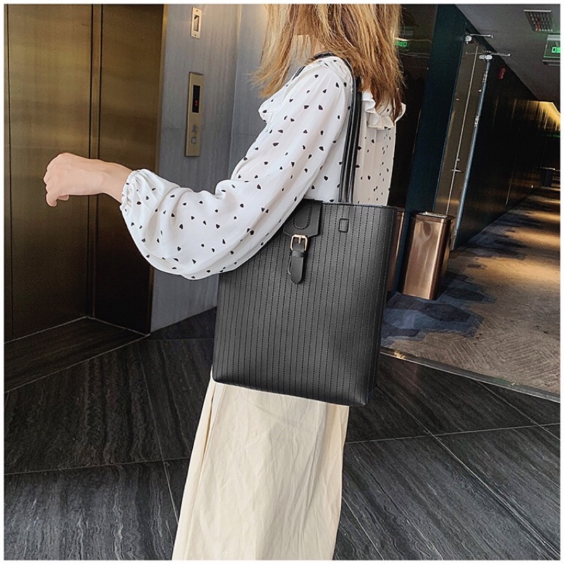 Túi xách nữ tote đeo vai trần chỉ dọc khoá túi cúc từ khoá rip Khuonghien