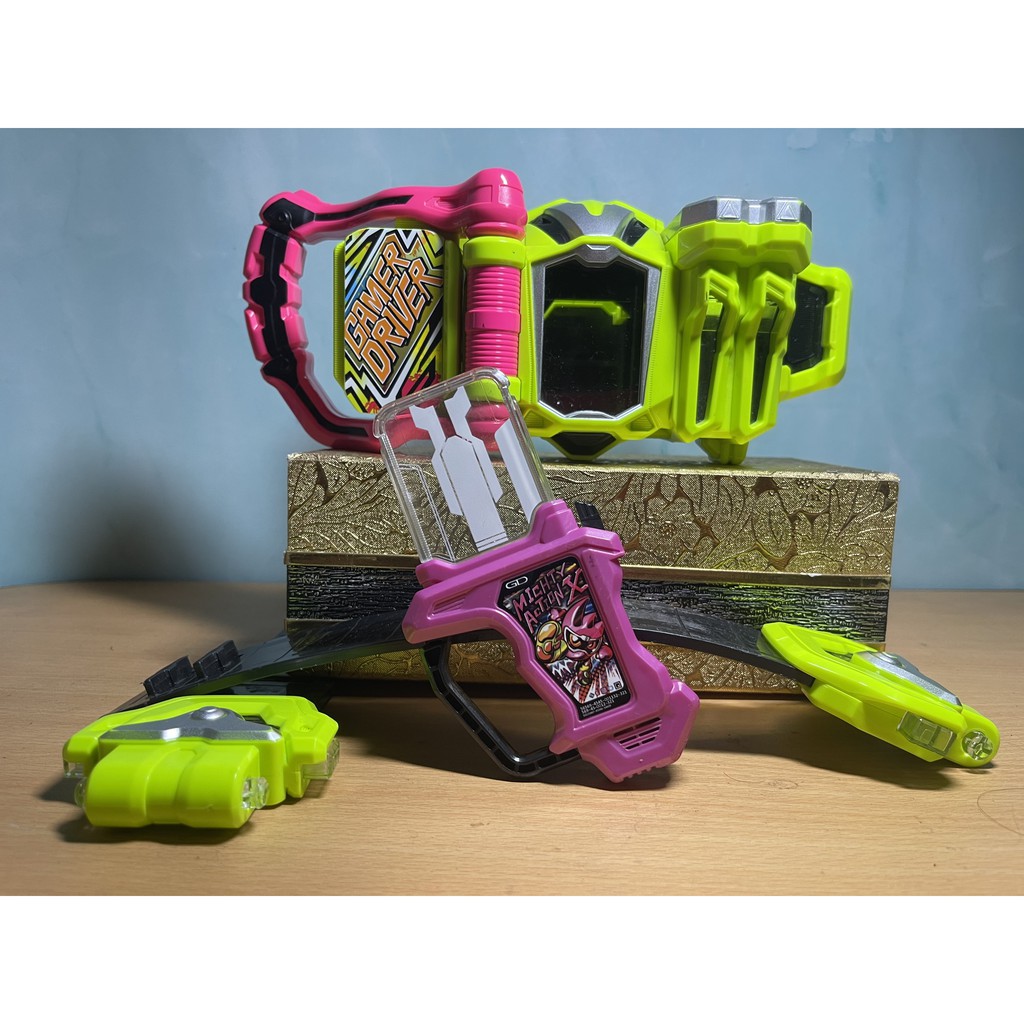 Hiệp sĩ mặt nạ - DX Gamer Driver & Mighty Action X Gashat - Kamen Rider Ex-Aid Bandai