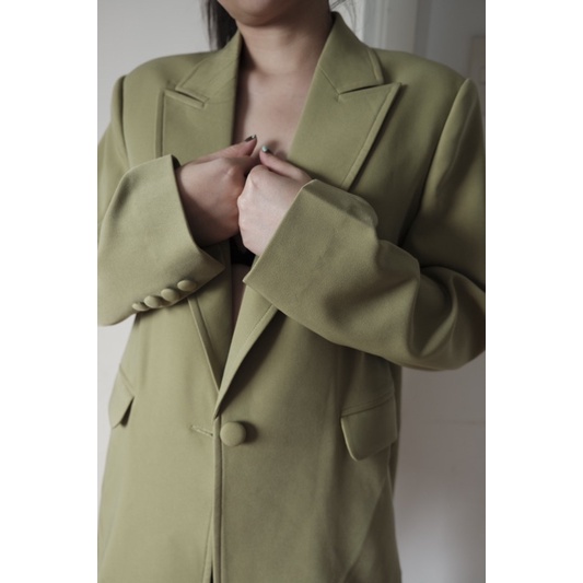 OLALASTUDIO Áo Blazer dáng dài oversize có độn vai ( 3 màu đen, caramel, xanh lá) | BigBuy360 - bigbuy360.vn