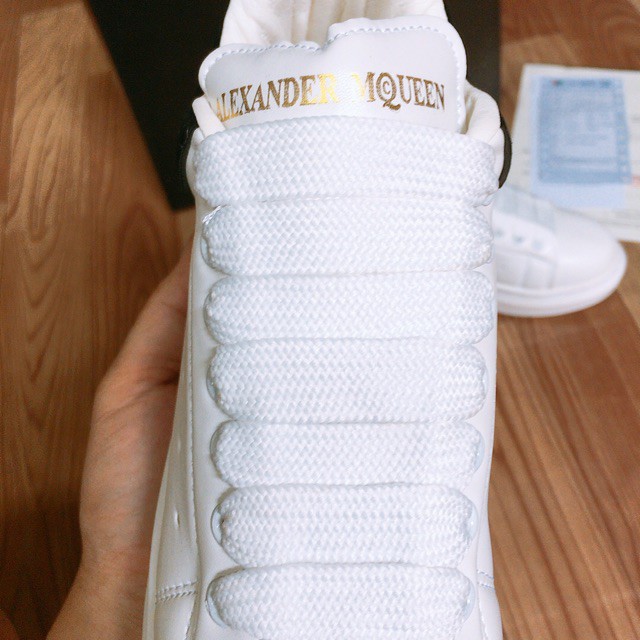 Full box kèm bill Giày thể thao nam và nữ MCQen trắng gót đen bản dây to - Dây to full size 35 đến 43