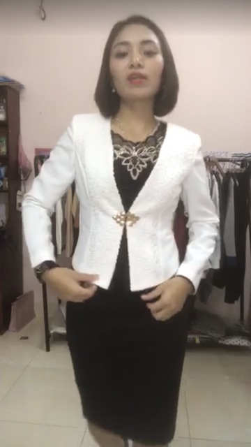 Áo vest lửng phối ren tay lỡ .3 mầu : đen, đỏ ,trắng . Size: SML | BigBuy360 - bigbuy360.vn