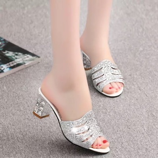 Dép , guốc dành cho nữ , kiểu dáng sang trọng , nữ tính , ................ chuyên nhận sỉ lẻ các loại giầy dép nam nữ