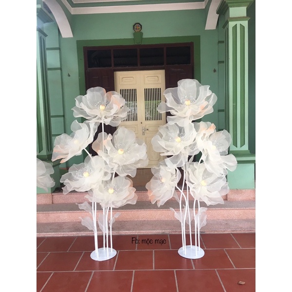 1 trụ 5 hoa khổng lồ dùng để trang trí đám cưới, sân khấu, sự kiện, party, sinh nhật, setup góc live, góc chụp,nổi bật.