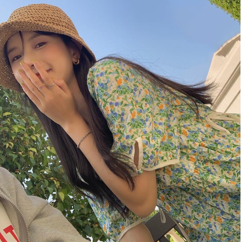 Đầm Ngắn Tay In Hoa Với Thiết Kế Cổ Vuông Xinh Xắn Theo Phong Cách Hàn Quốc