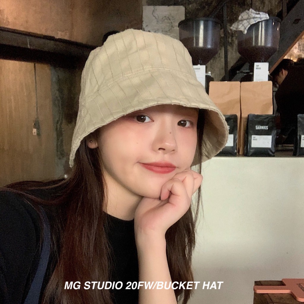 Mũ xô phối sọc MG STUDIO thiết kế đơn giản