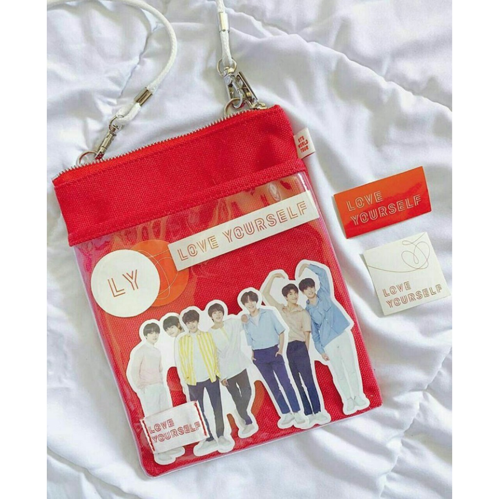 Túi Đeo Chéo Giống J-Hope Trong Tour Love Yourself