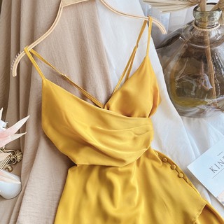 MAXI VÀNG ĐẮP CHÉO PHỐI NÚT EO DÂY CHÉO LƯNG