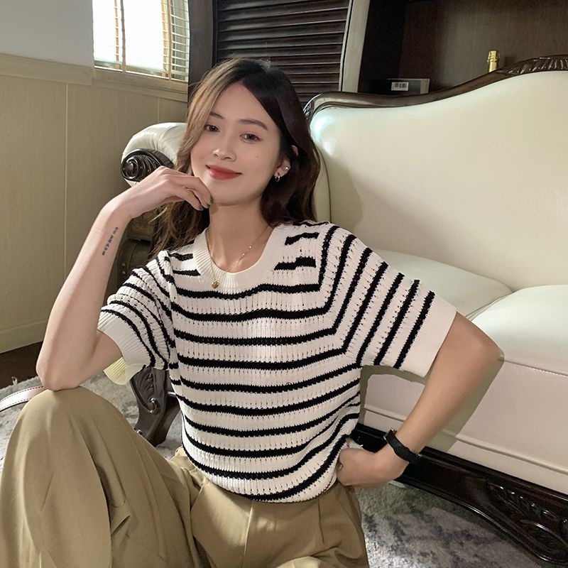 Porozi  Áo croptop  dệt kim ngắn tay dáng ôm kẻ sọc thời trang Hàn Quốc cho nữ