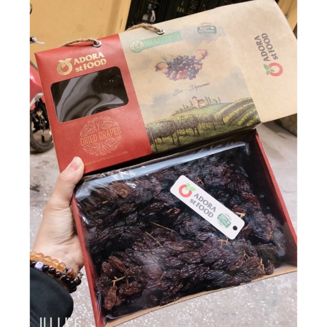 Nho khô nguyên cành Úc hộp 1kg