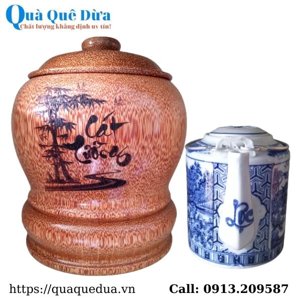 Bộ Bình Trà Gỗ Dừa Khắc Hoa Văn Lồng Chữ "Cát Tường" Và Bình Trà 700 - 950ml