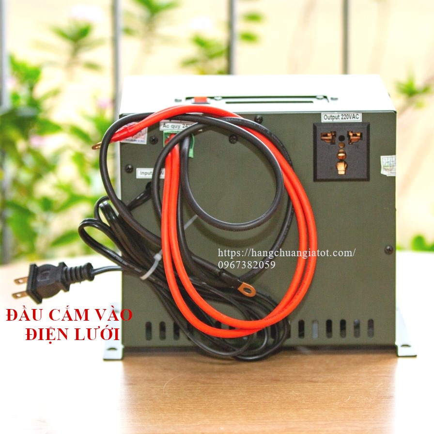 Máy kích điện bình ắc quy 24V lên 220V công suất 2.000VA/1.500W Hàng NHẬT Sóng Sine chuẩn kiêm sạc tự ngắt