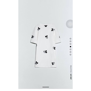 Váy zara mickey thêu màu trắng.