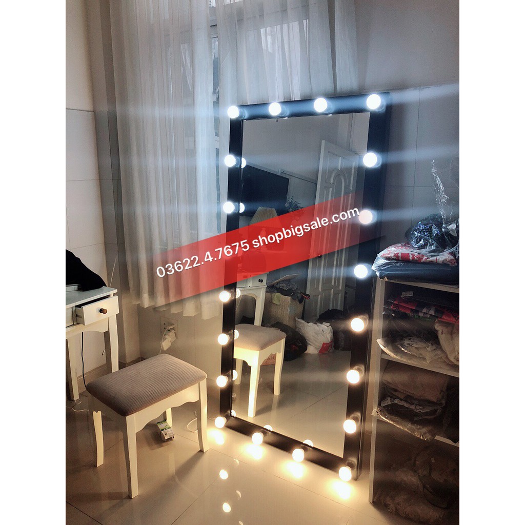 Gương đèn led 80 x 1m8 24 bóng kính nịnh cho shop thời trang