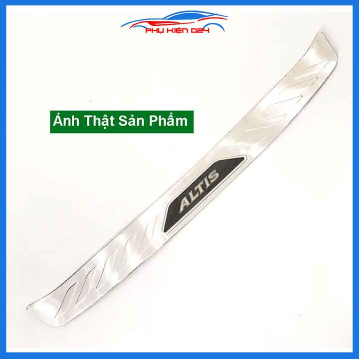 Ốp chống trầy cốp ngoài Altis 2015-2016-2017-2018-2019-2020-2021-2022 Inox sáng bóng